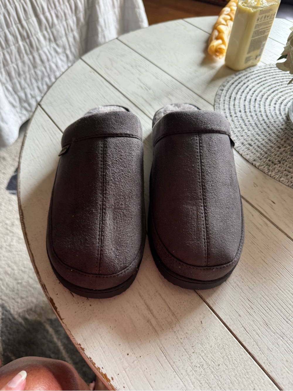 dearfoams Men's  Gel Infused Memory Foam Suede-Lined Slip-On slipper / Clogs